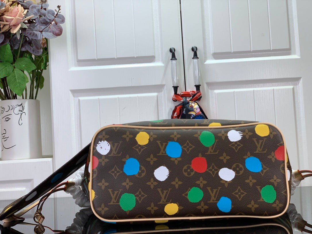 Bolsa Louis Vuitton x YK Neverfull MM