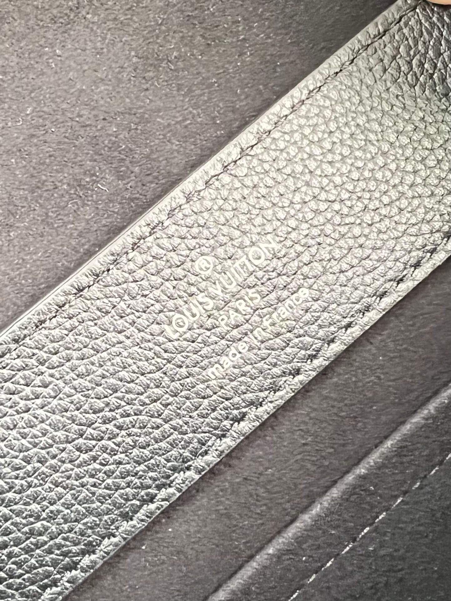 Bolsa Louis Vuitton LockMe Ever Mini