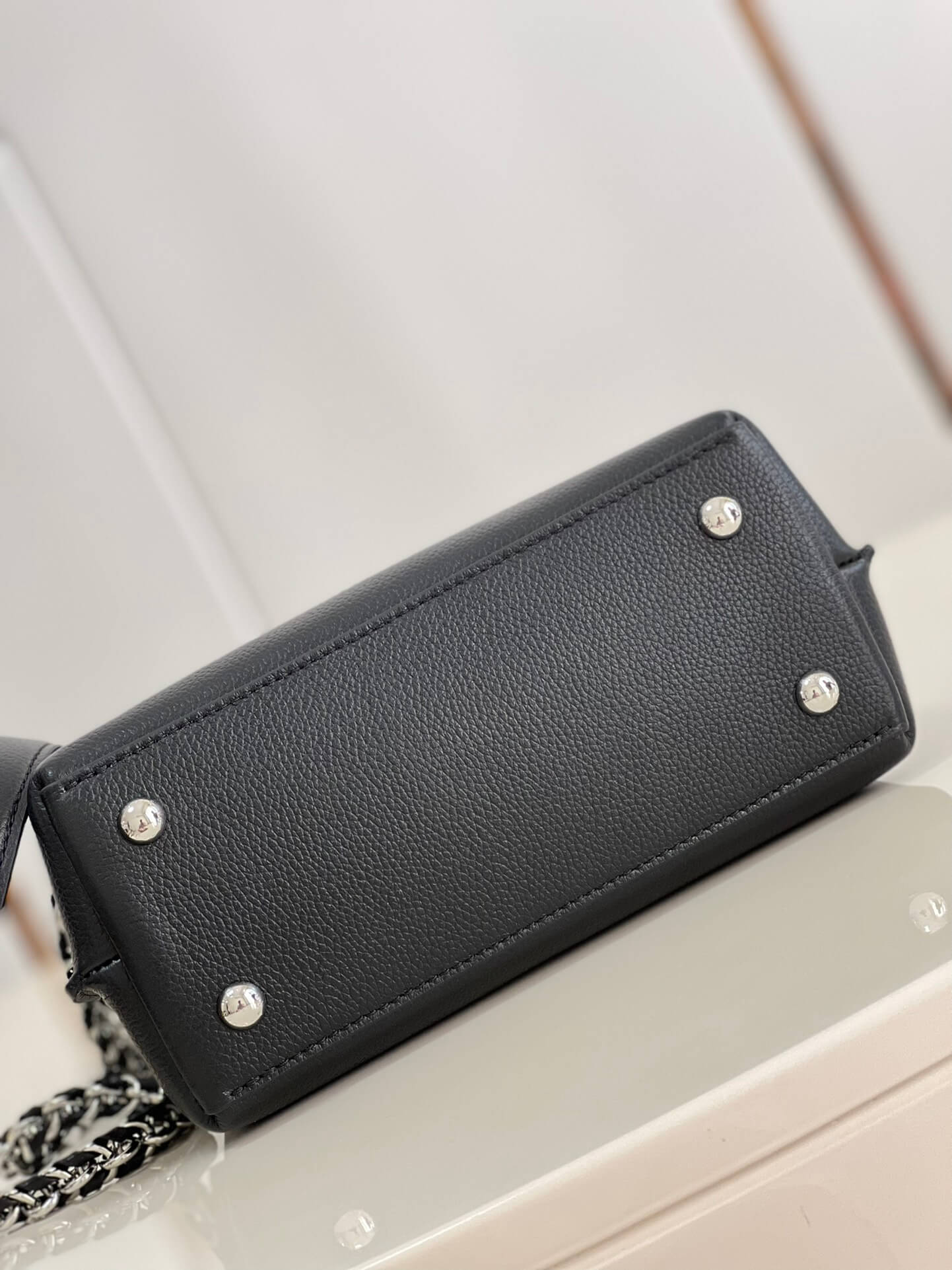 Bolsa Louis Vuitton LockMe Ever Mini