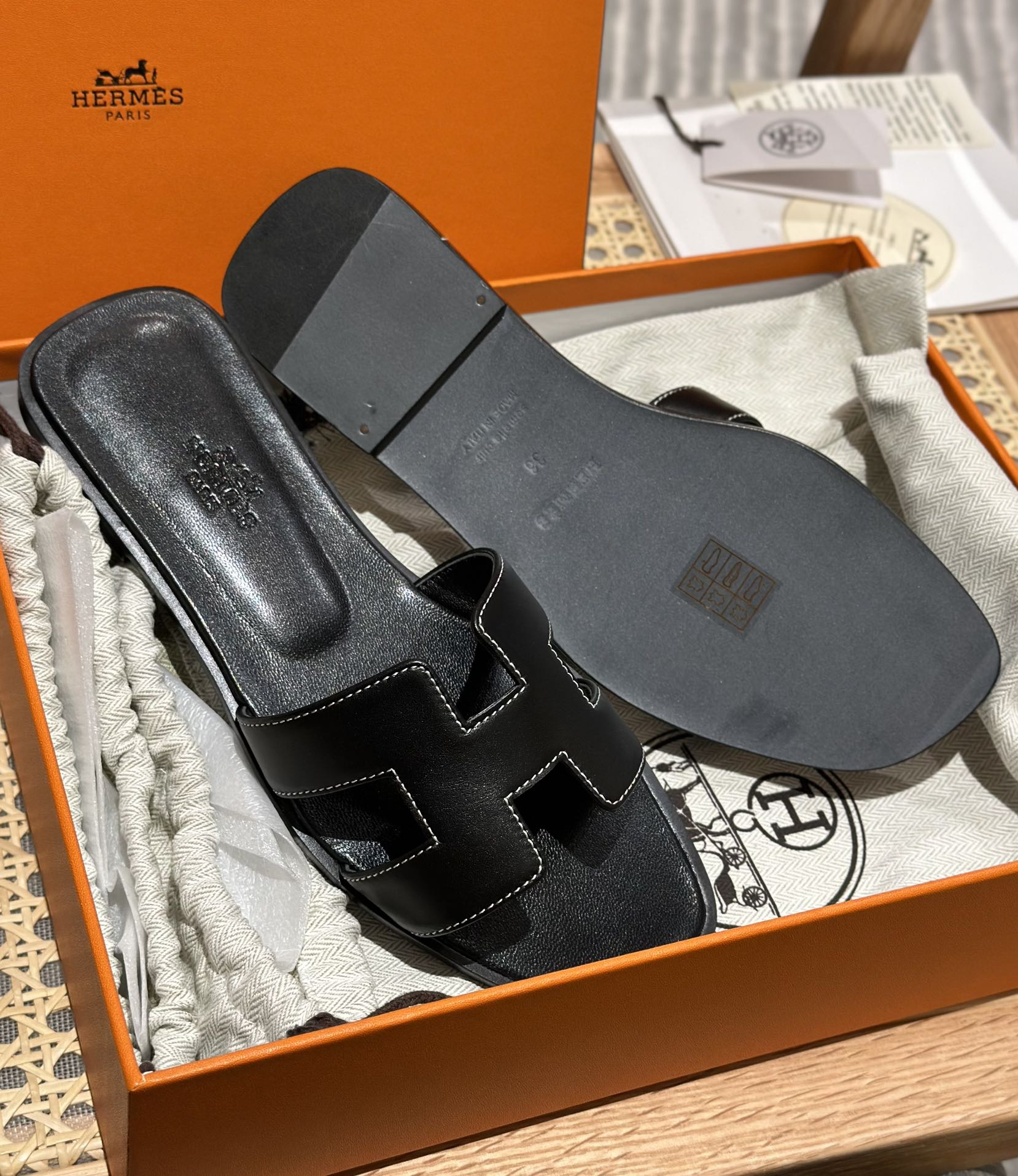 Sandália Hermès