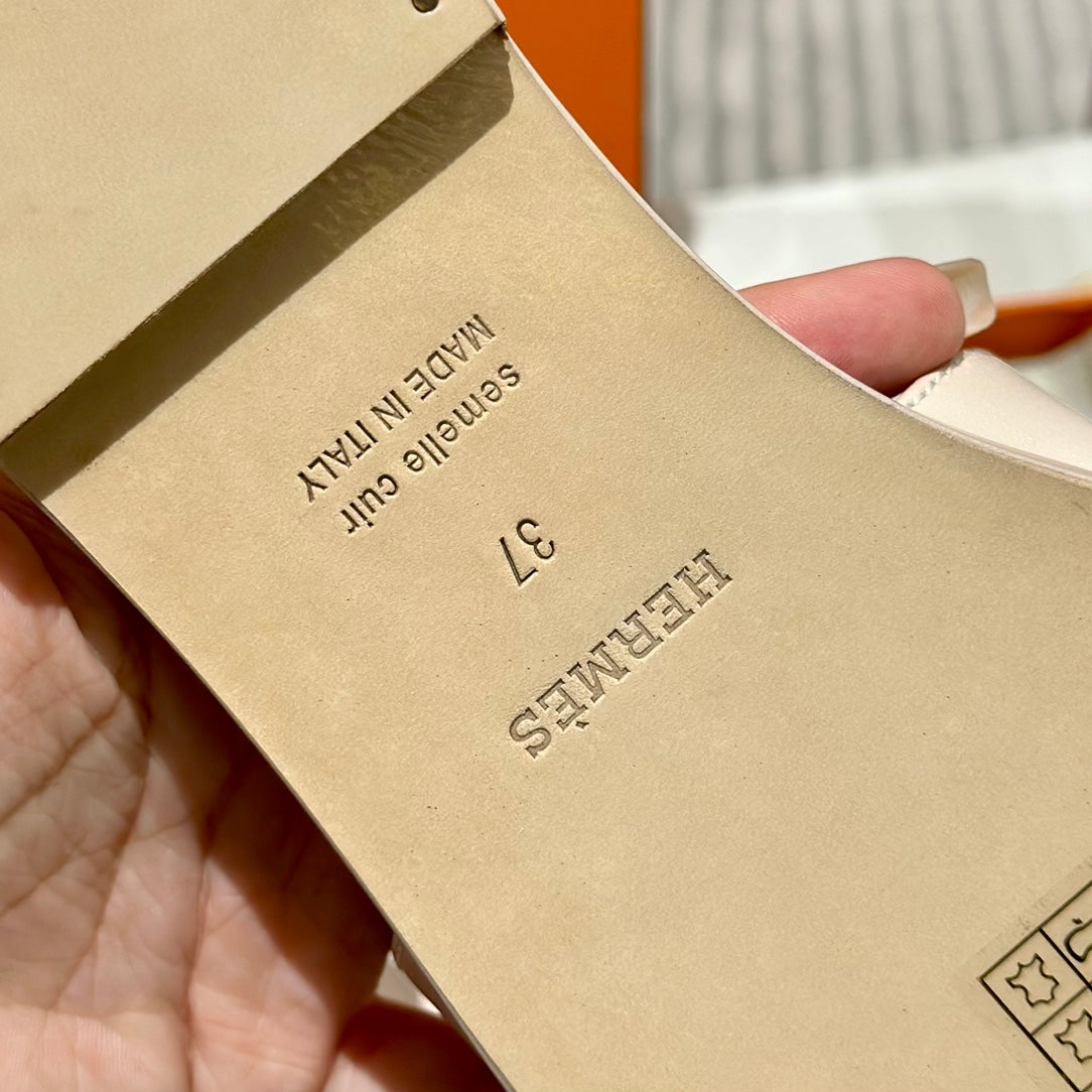 Sandália Hermès