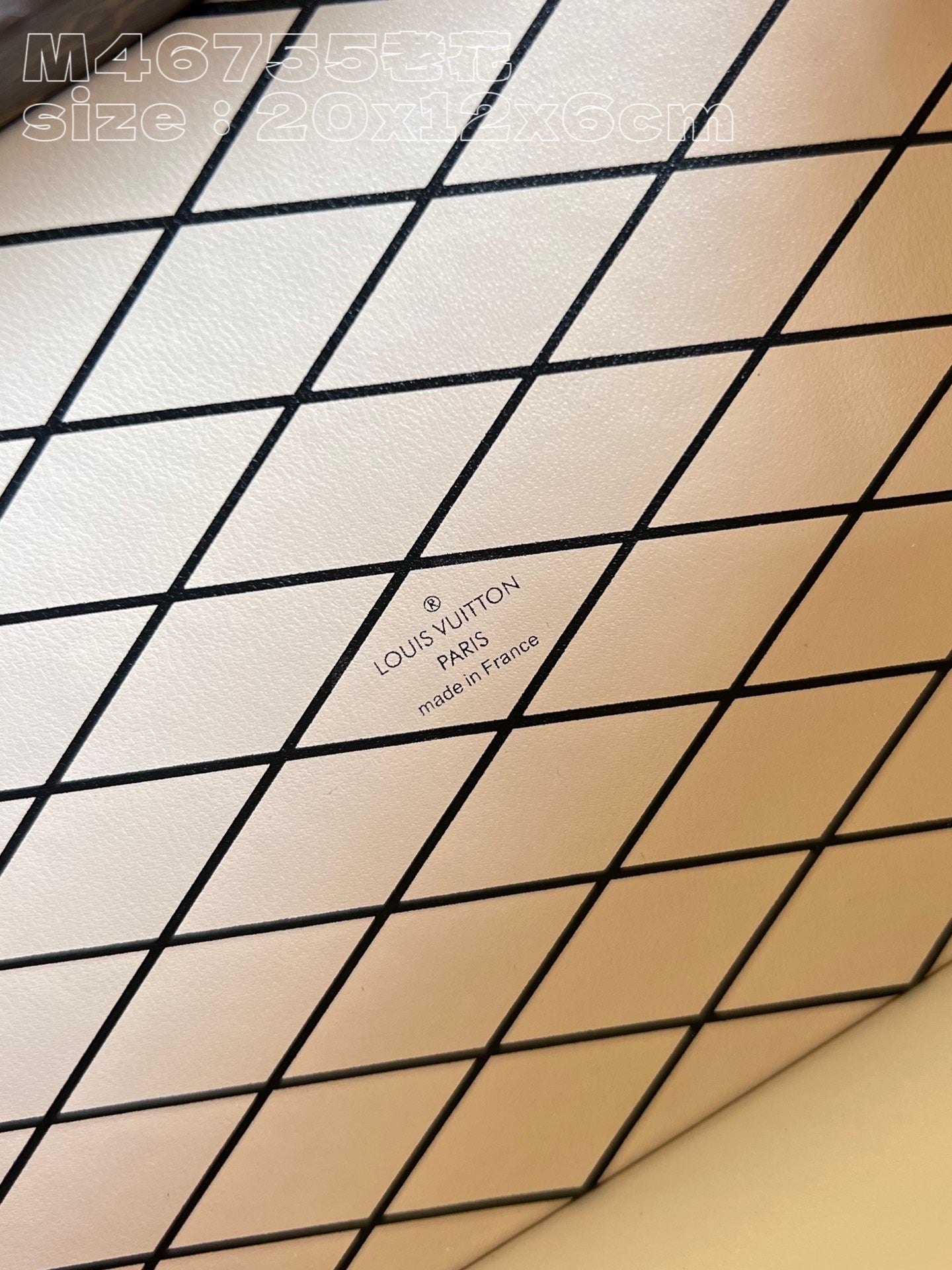 Bolsa Louis Vuitton Petite Malle Capitale