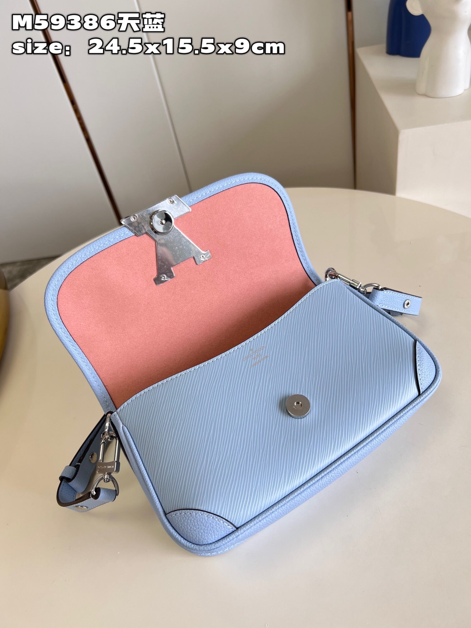 Bolsa Louis Vuitton Buci