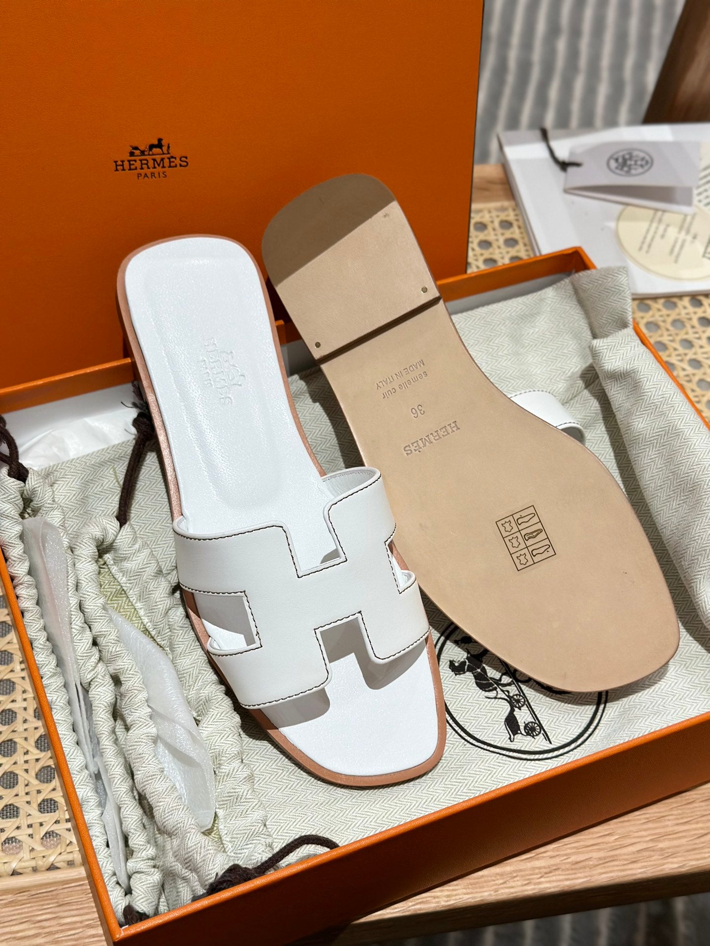 Sandália Hermès
