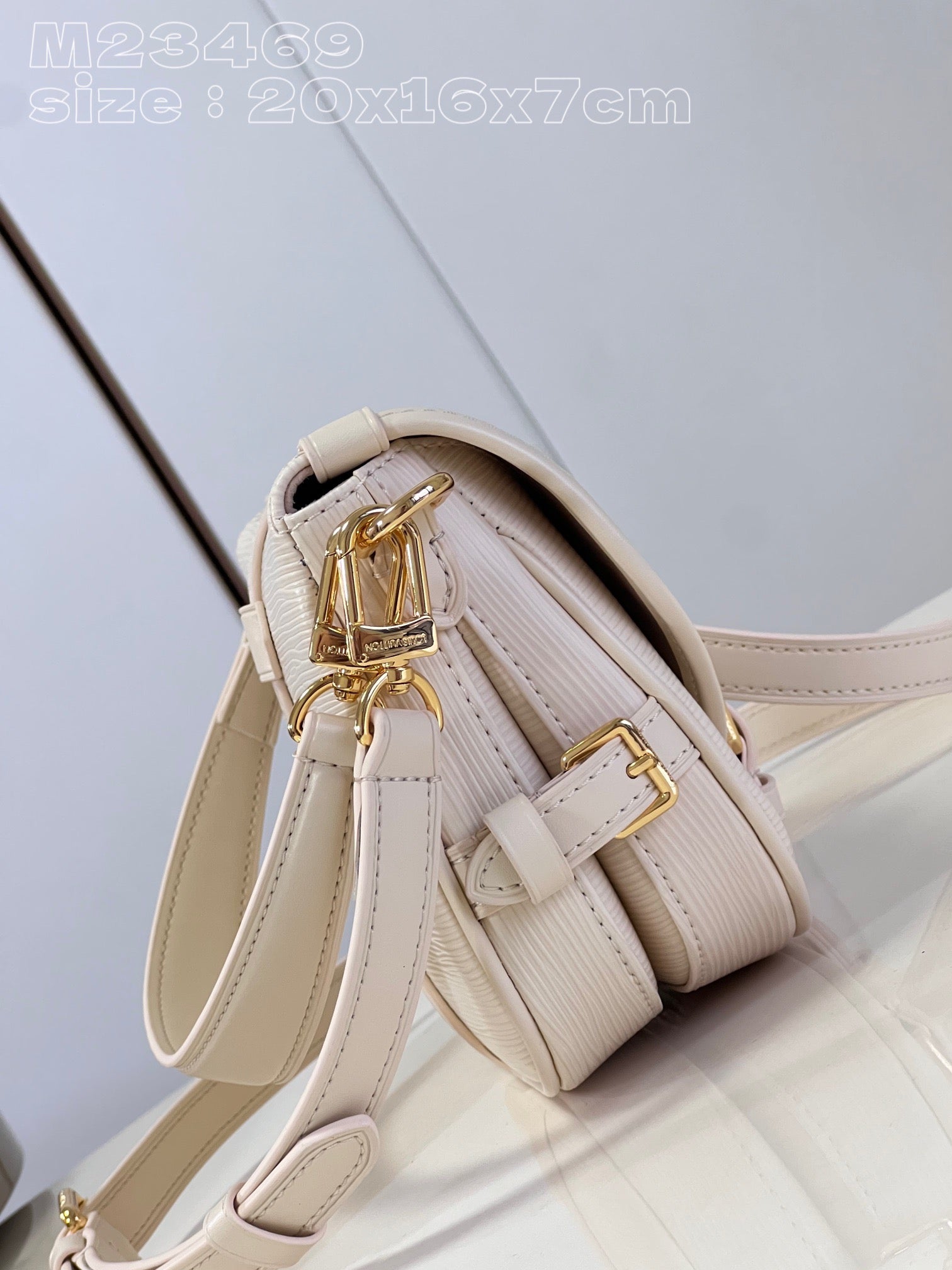 Bolsa Louis Vuitton Saumur BB