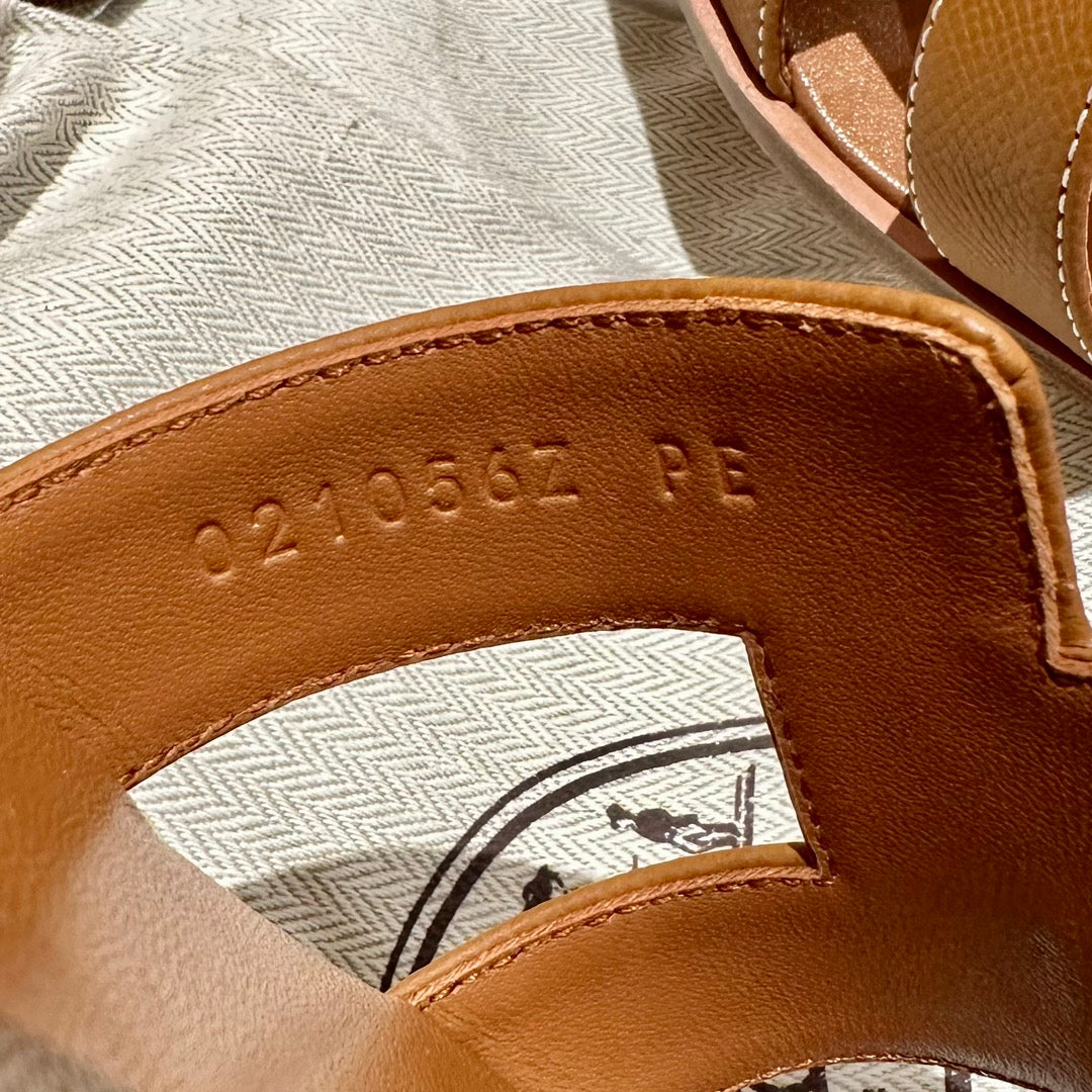 Sandália Hermès