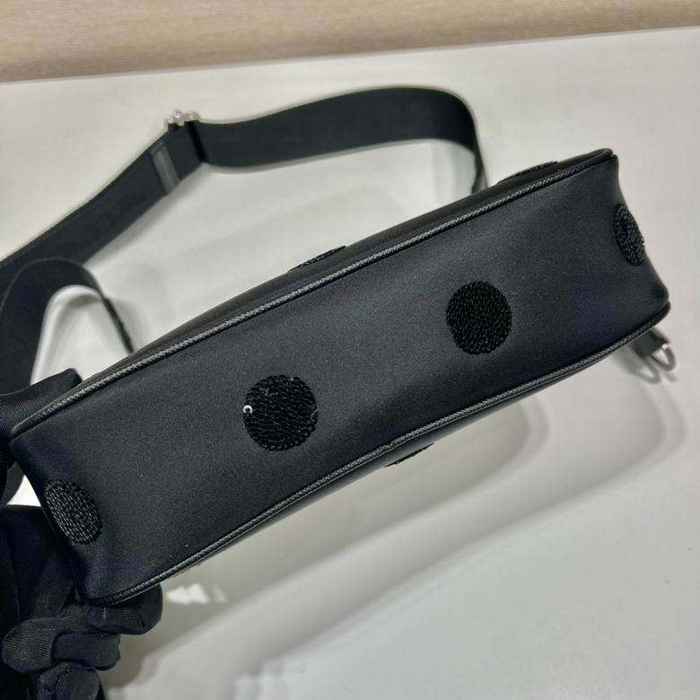 Bolsa Prada Re-Edition