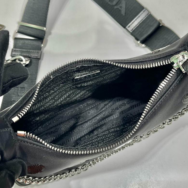 Bolsa Prada Re-Edition