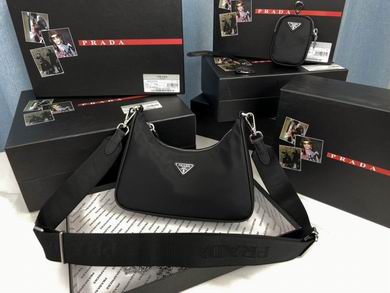 Bolsa Prada Re-Edition