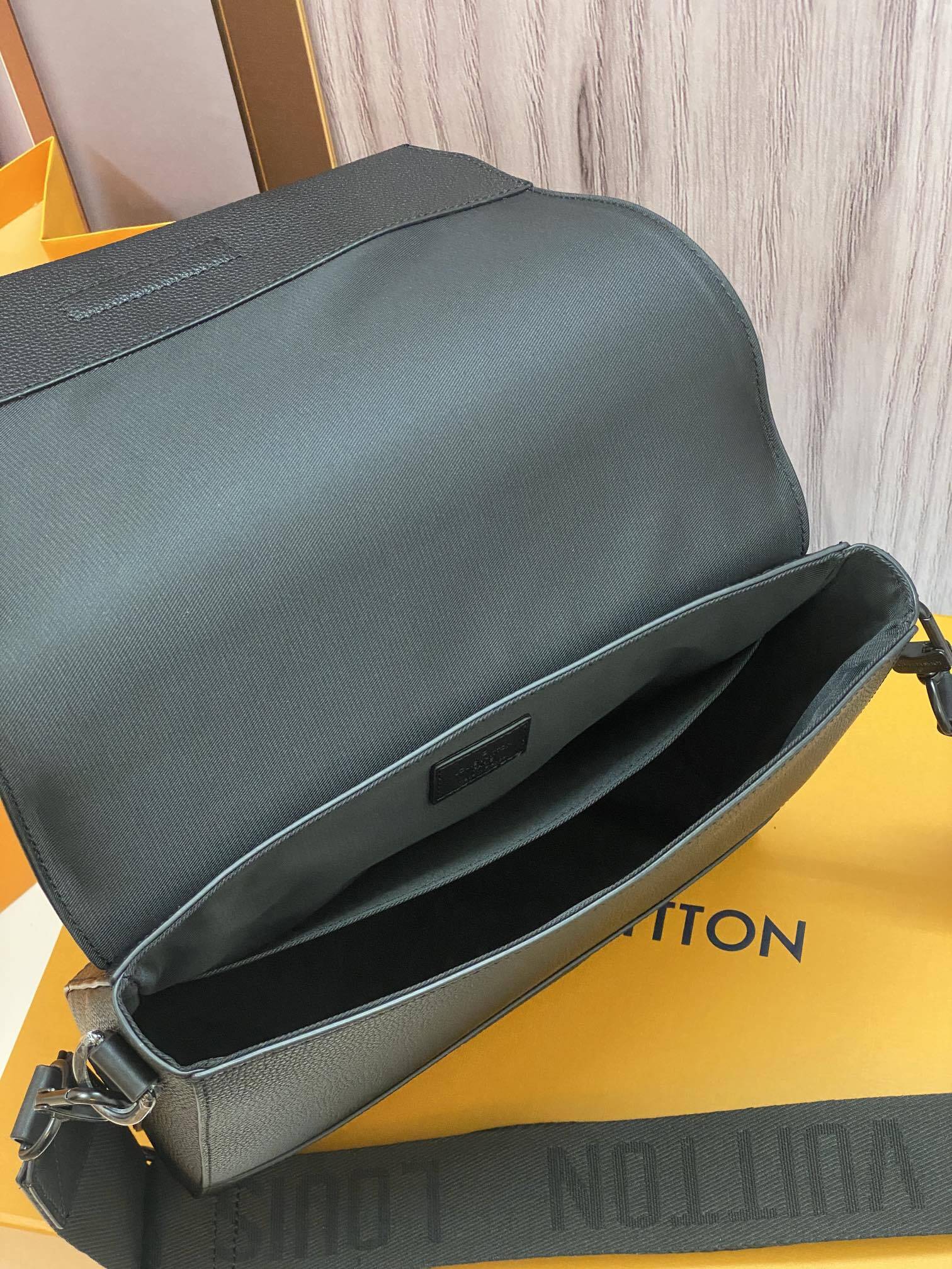 Bolsa Louis Vuitton Masculina