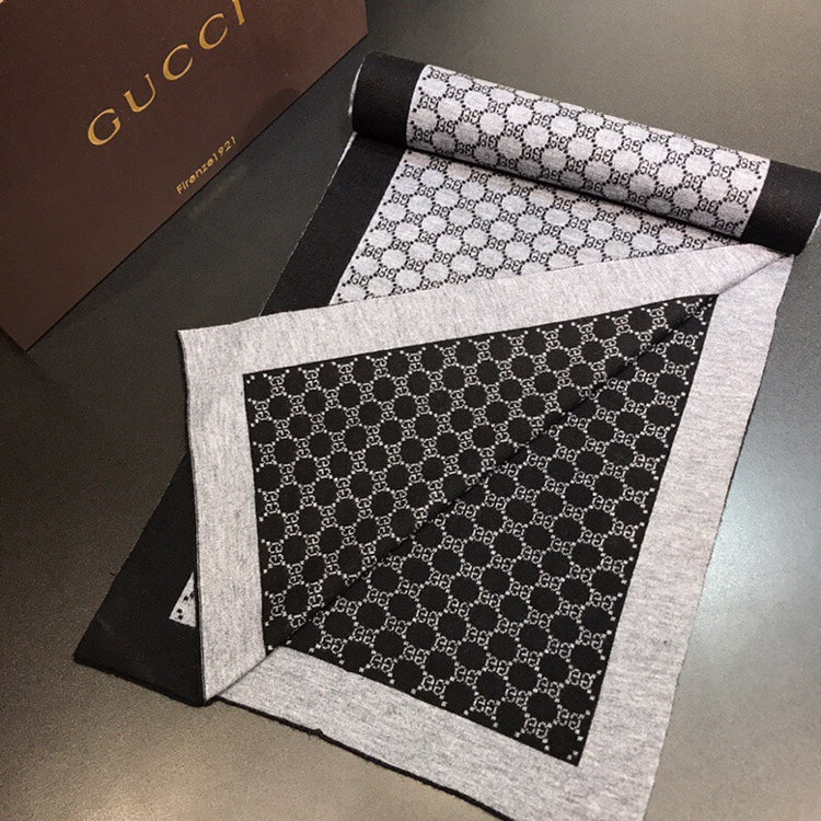 Lenço Gucci