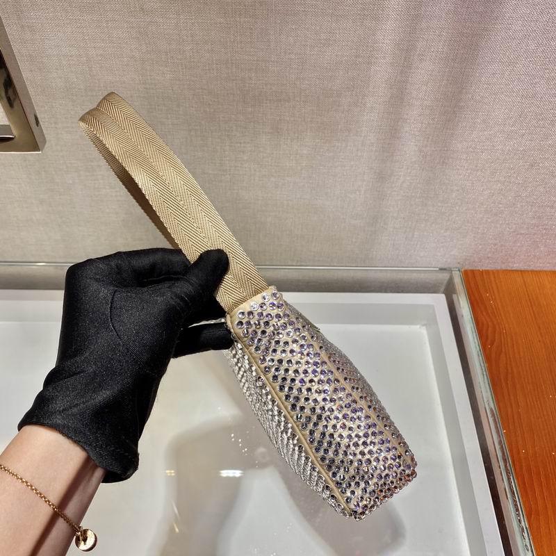 Bolsa Prada Re-Edition Duchesse