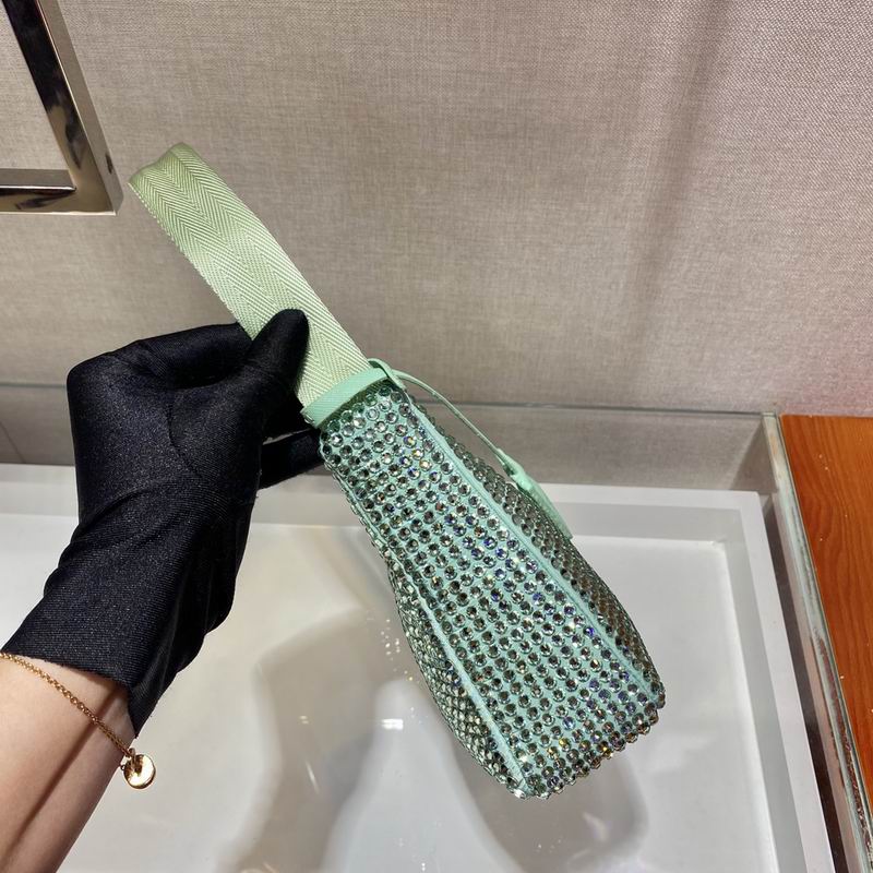 Bolsa Prada Re-Edition Duchesse