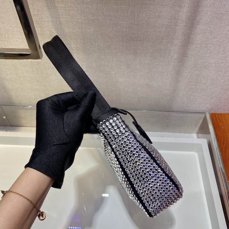 Bolsa Prada Re-Edition Duchesse