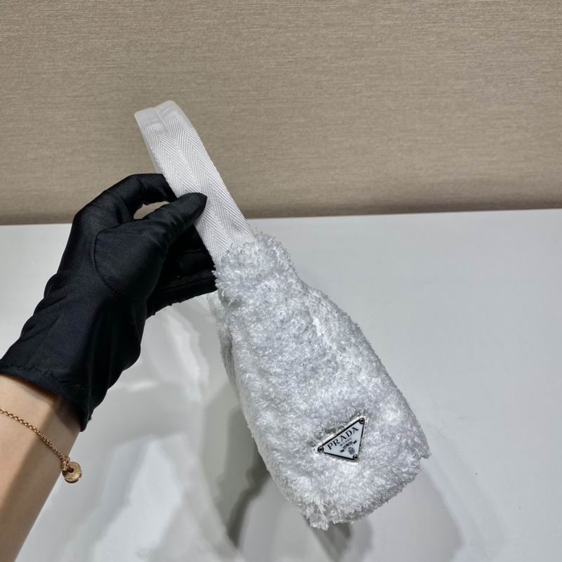 Bolsa Prada Re-Edition Hobo