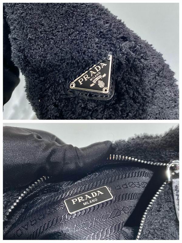 Bolsa Prada Re-Edition Hobo