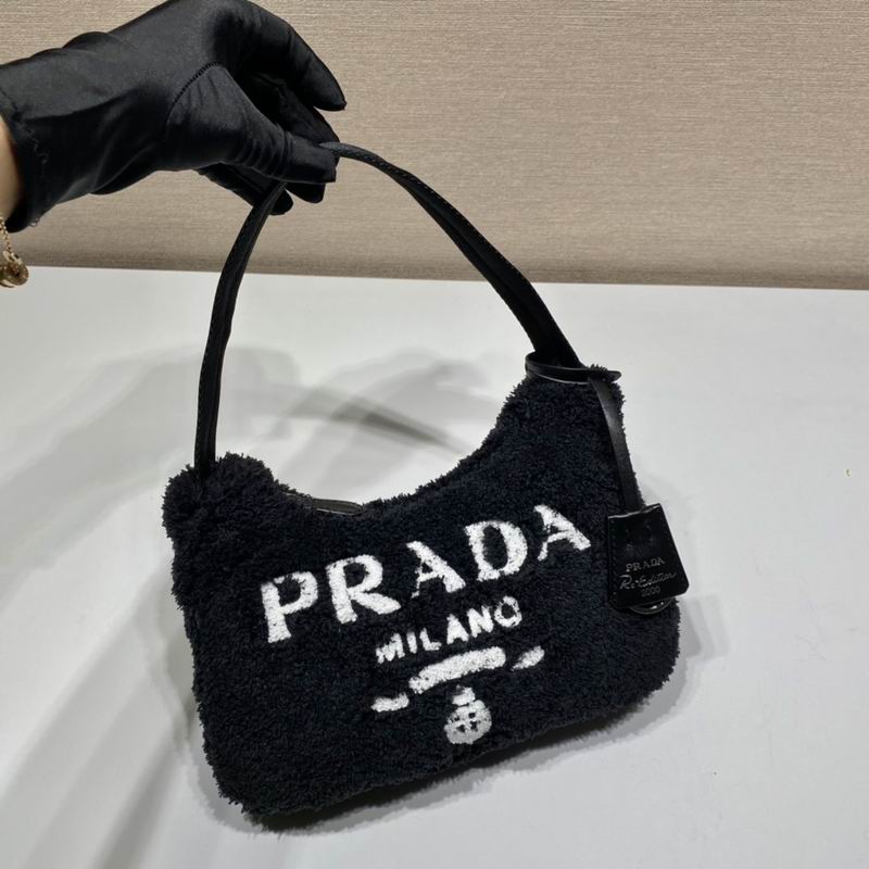 Bolsa Prada Re-Edition Hobo