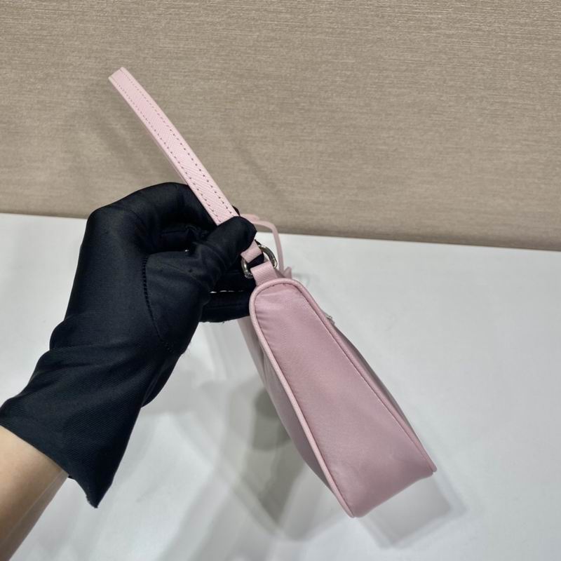 Bolsa Prada Hobo Re-Edition Re-Nylon