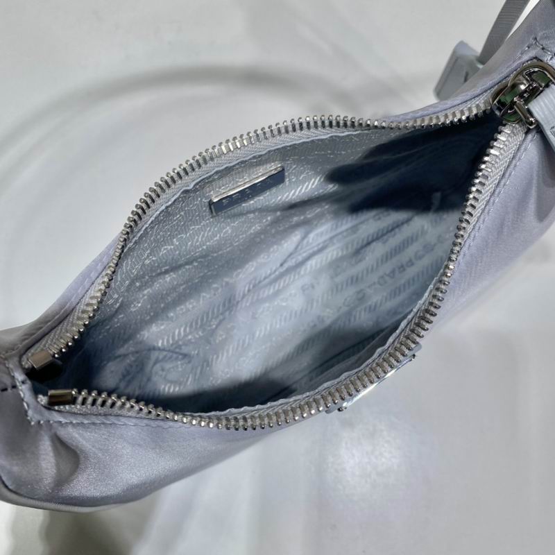 Bolsa Prada Hobo Re-Edition Re-Nylon