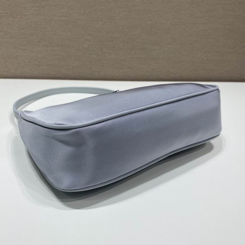 Bolsa Prada Hobo Re-Edition Re-Nylon