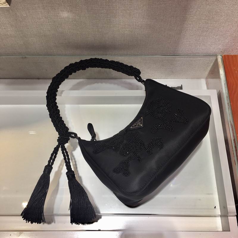 Bolsa Prada Hobo Re-Nylon