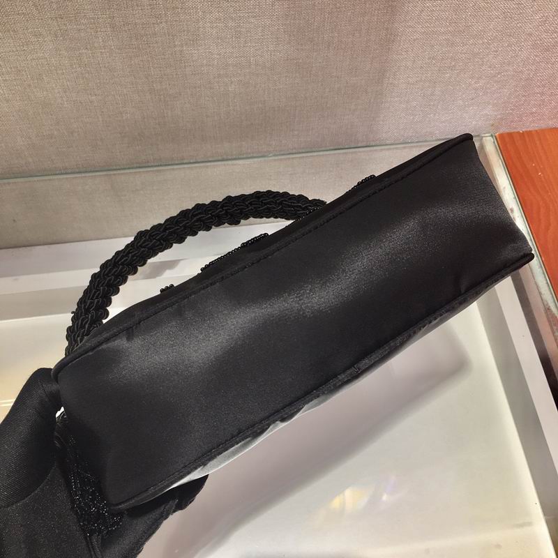 Bolsa Prada Hobo Re-Nylon