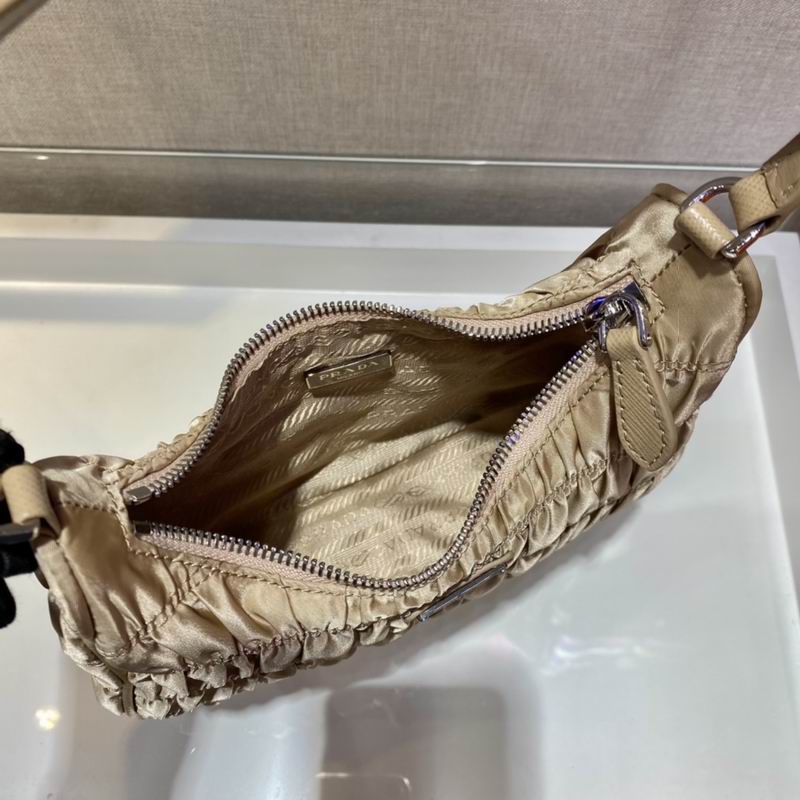 Bolsa Prada Hobo Re-Nylon