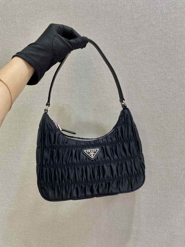 Bolsa Prada Hobo Re-Nylon