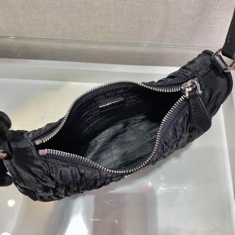Bolsa Prada Hobo Re-Nylon