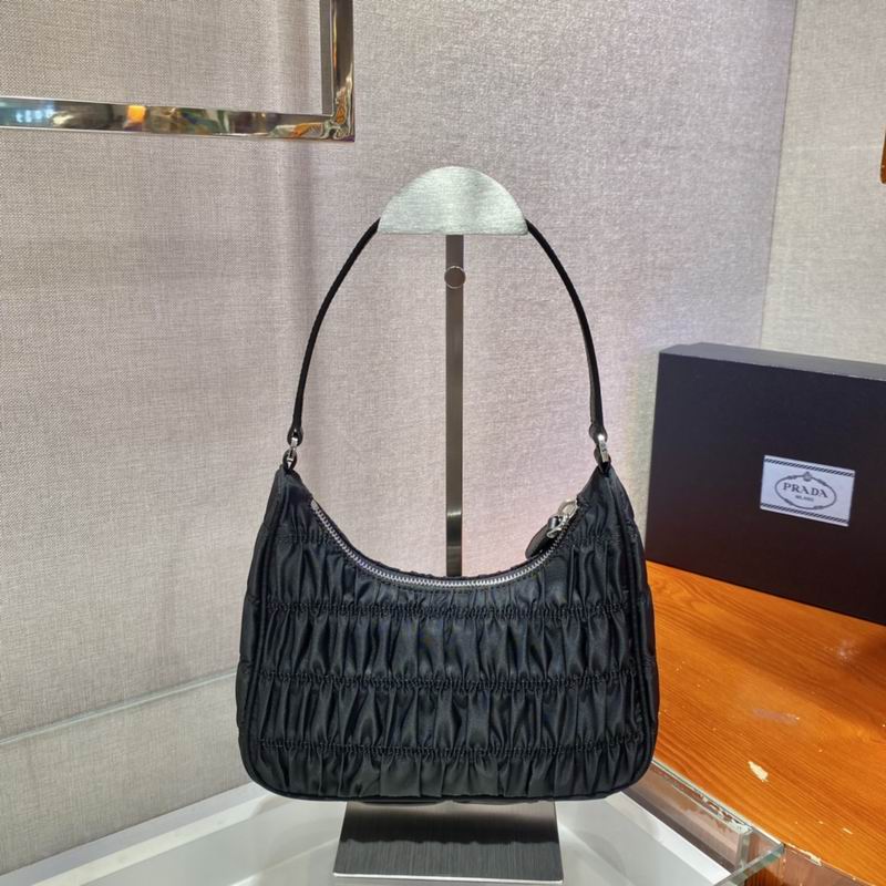 Bolsa Prada Hobo Re-Nylon