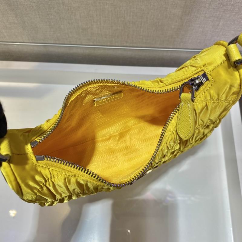 Bolsa Prada Hobo Re-Nylon