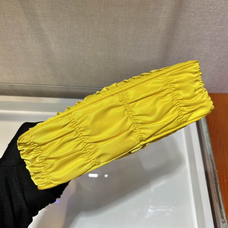 Bolsa Prada Hobo Re-Nylon