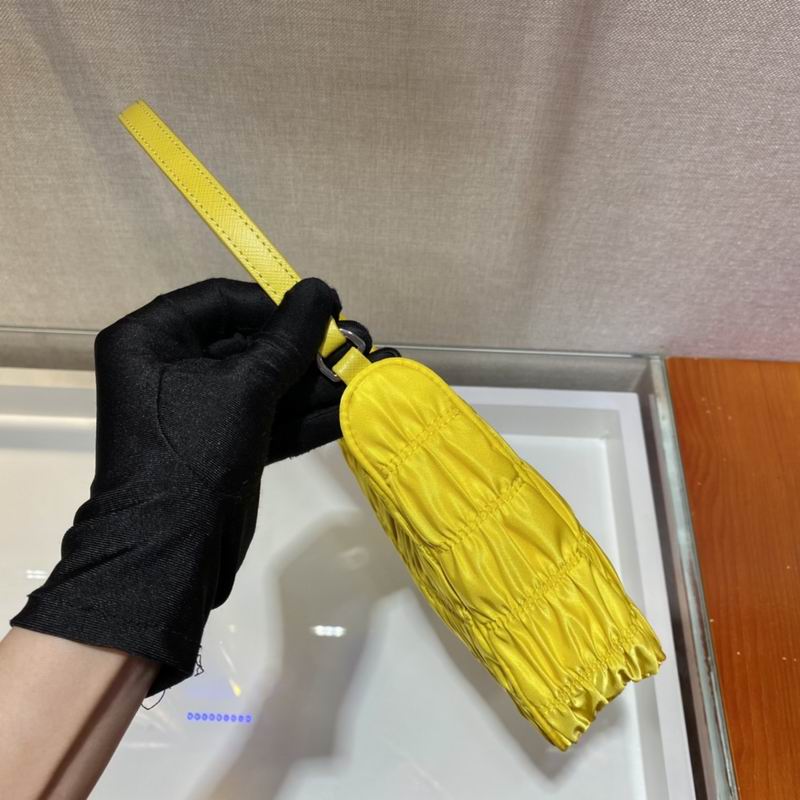 Bolsa Prada Hobo Re-Nylon