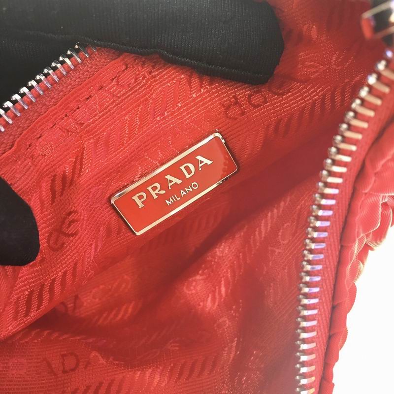 Bolsa Prada Hobo Re-Nylon