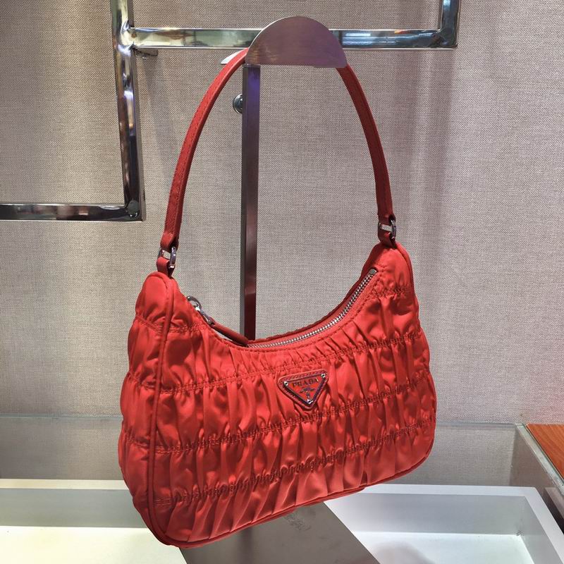 Bolsa Prada Hobo Re-Nylon