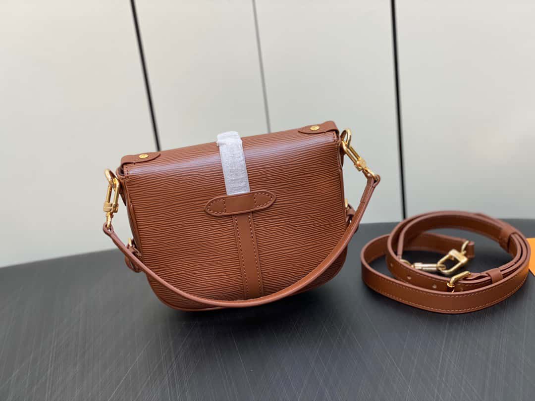 Bolsa Louis Vuitton Saumur BB