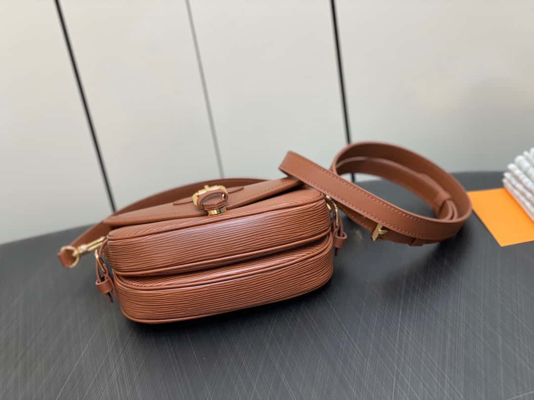 Bolsa Louis Vuitton Saumur BB