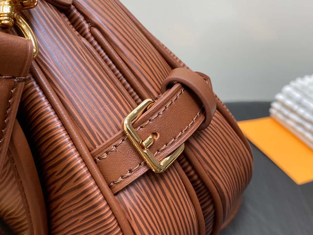 Bolsa Louis Vuitton Saumur BB