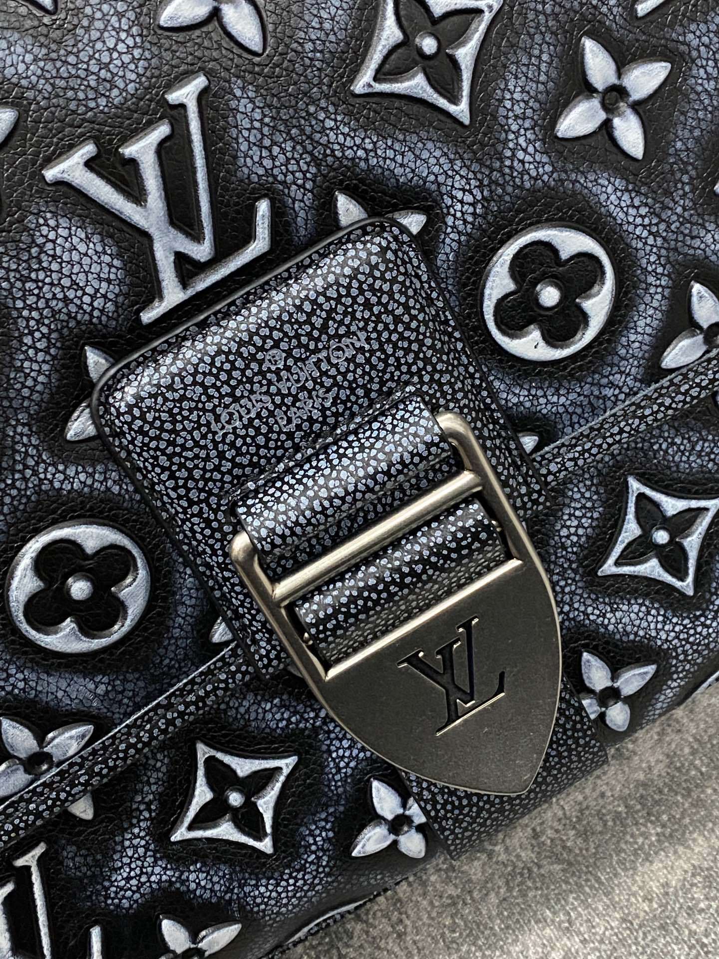 Bolsa Louis Vuitton Masculina