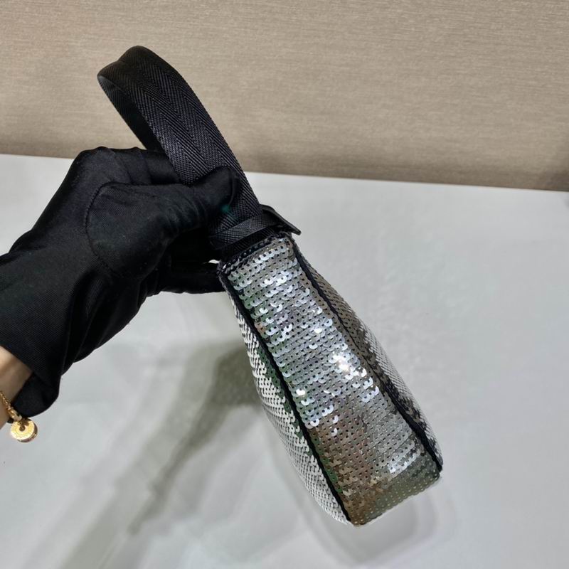 Bolsa Prada Re-Edition Hobo