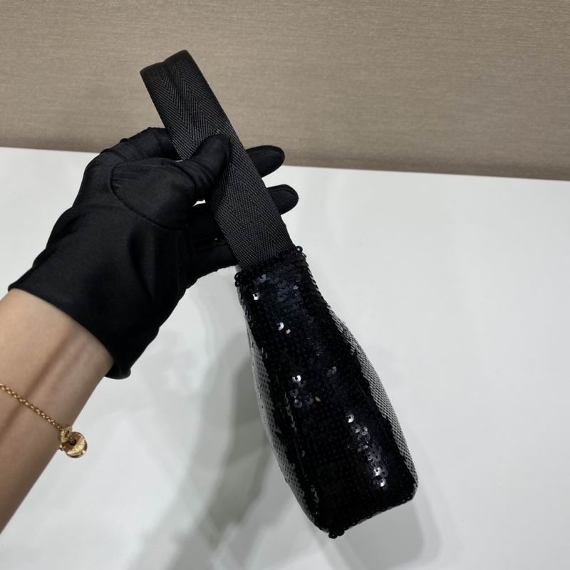 Bolsa Prada Re-Edition Hobo