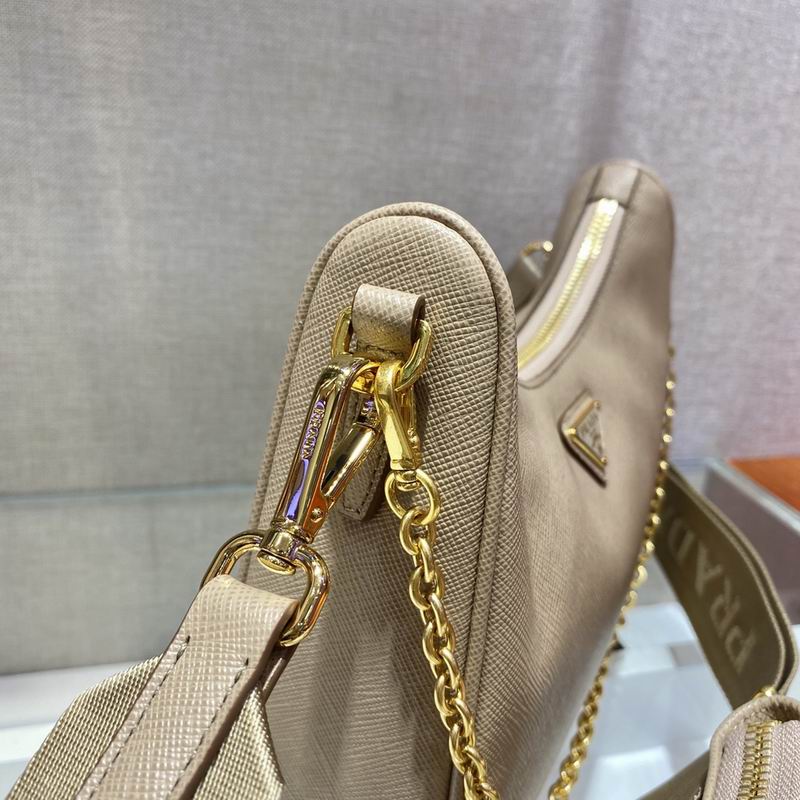 Bolsa Prada Hobo Re-Edition Re-Nylon