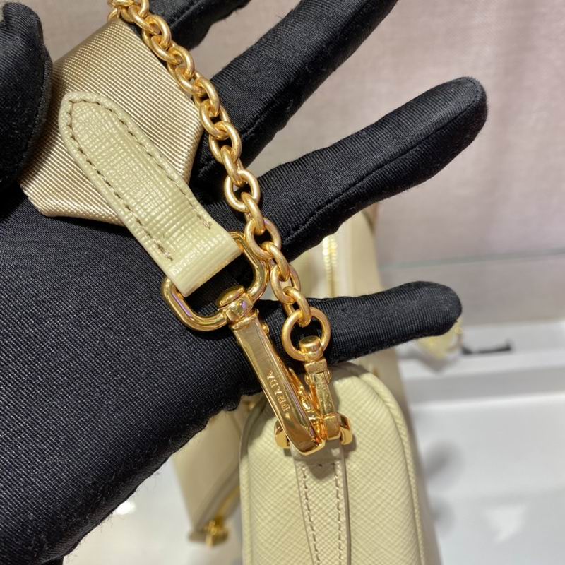 Bolsa Prada Hobo Re-Edition Re-Nylon