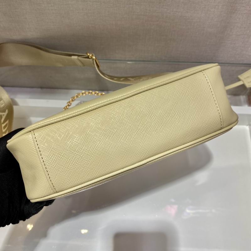 Bolsa Prada Hobo Re-Edition Re-Nylon