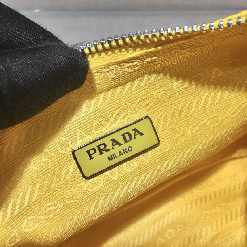 Bolsa Prada Hobo Re-Nylon