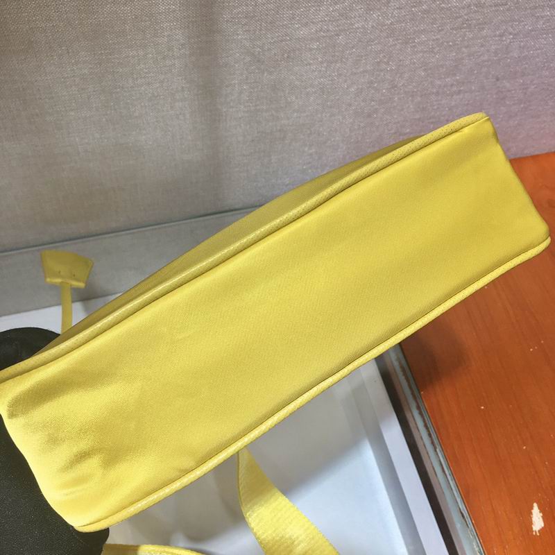Bolsa Prada Hobo Re-Nylon