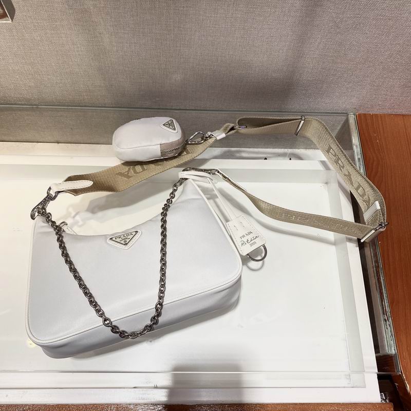 Bolsa Prada Hobo Re-Nylon