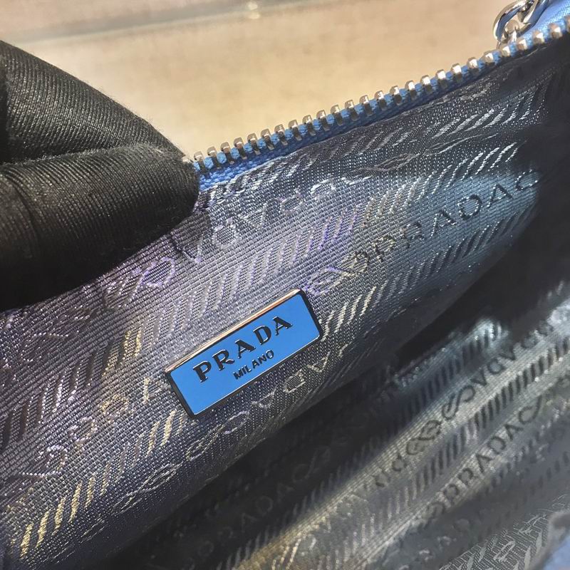 Bolsa Prada Hobo Re-Nylon
