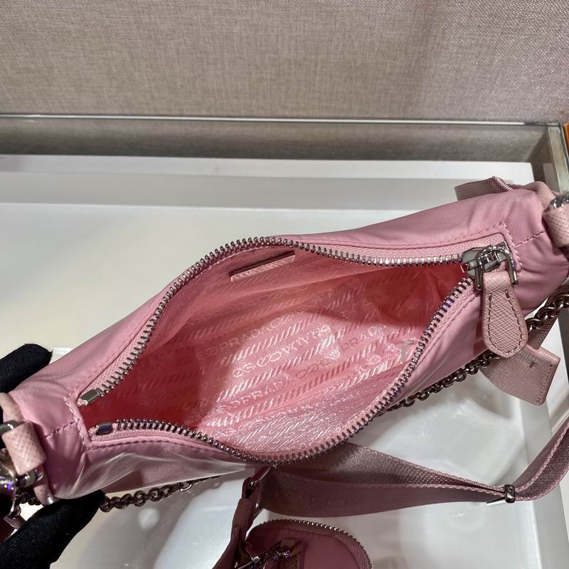 Bolsa Prada Hobo Re-Nylon