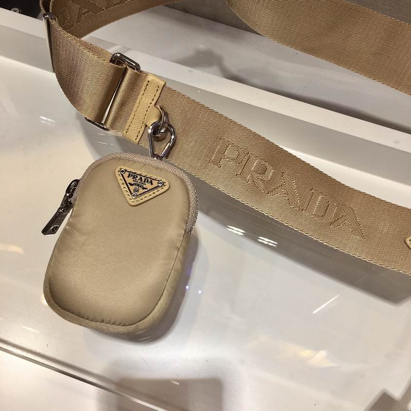 Bolsa Prada Hobo Re-Nylon